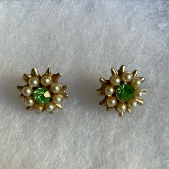Vintage 1960s sunburst screw back earrings - Picture 3 of 3